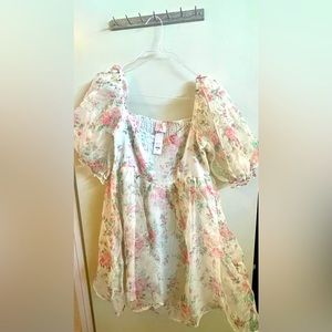 NWT Francesca’s floral babydoll dress